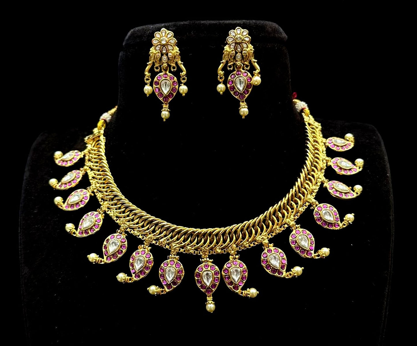 Jadau Jalebi necklace with pearl