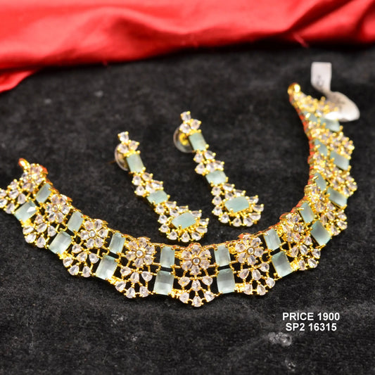 Gold Polish Mint green flower choker