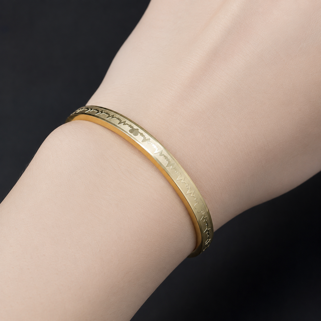 Stylish Heartbeat Shaped Bracelet Gold