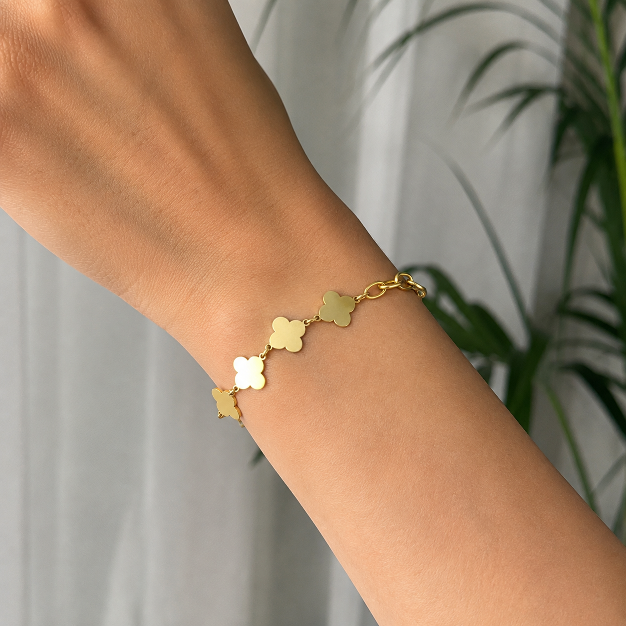 Gold Clover Chain Bracelet