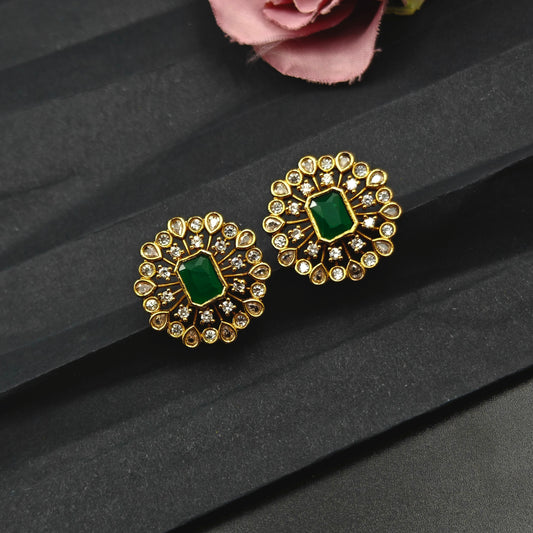 40225 Matte square pattern green stone studs
