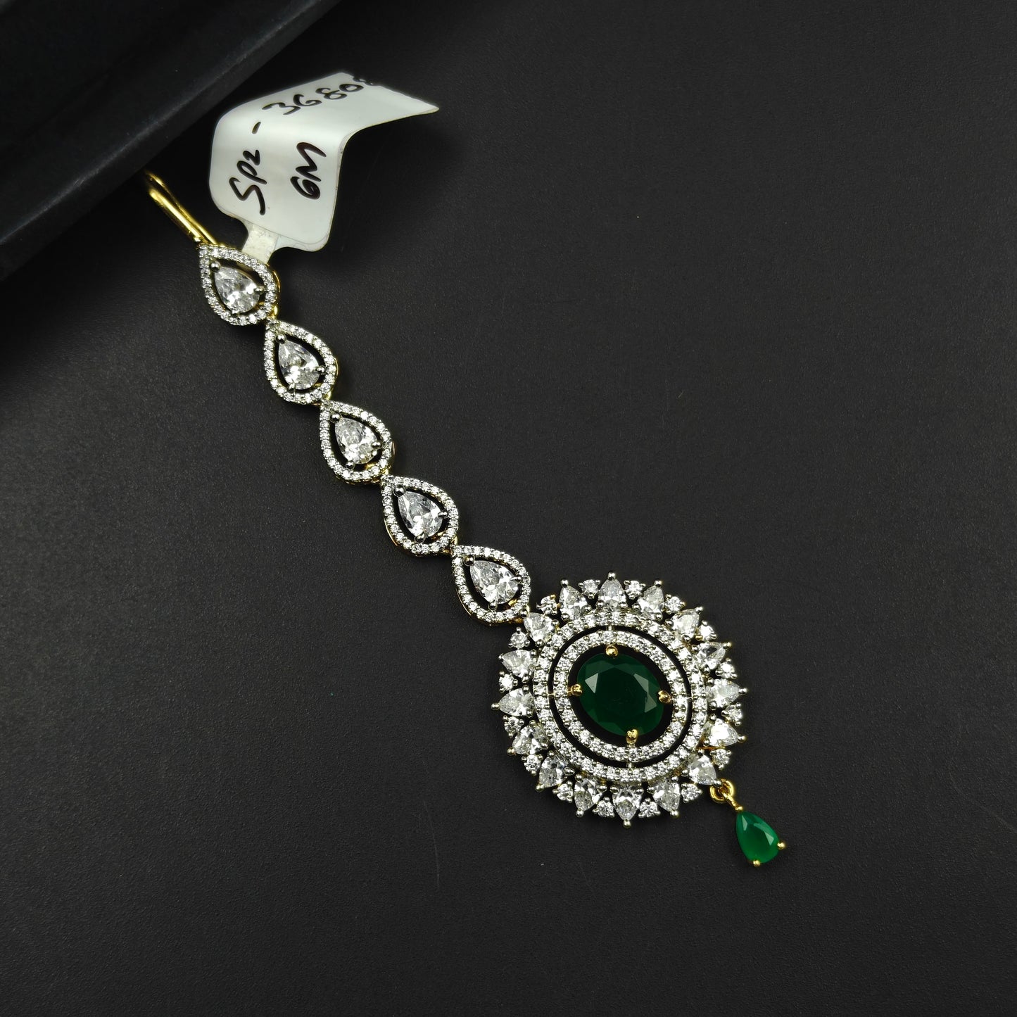 36808 Emerald Diamond Maang Tikka