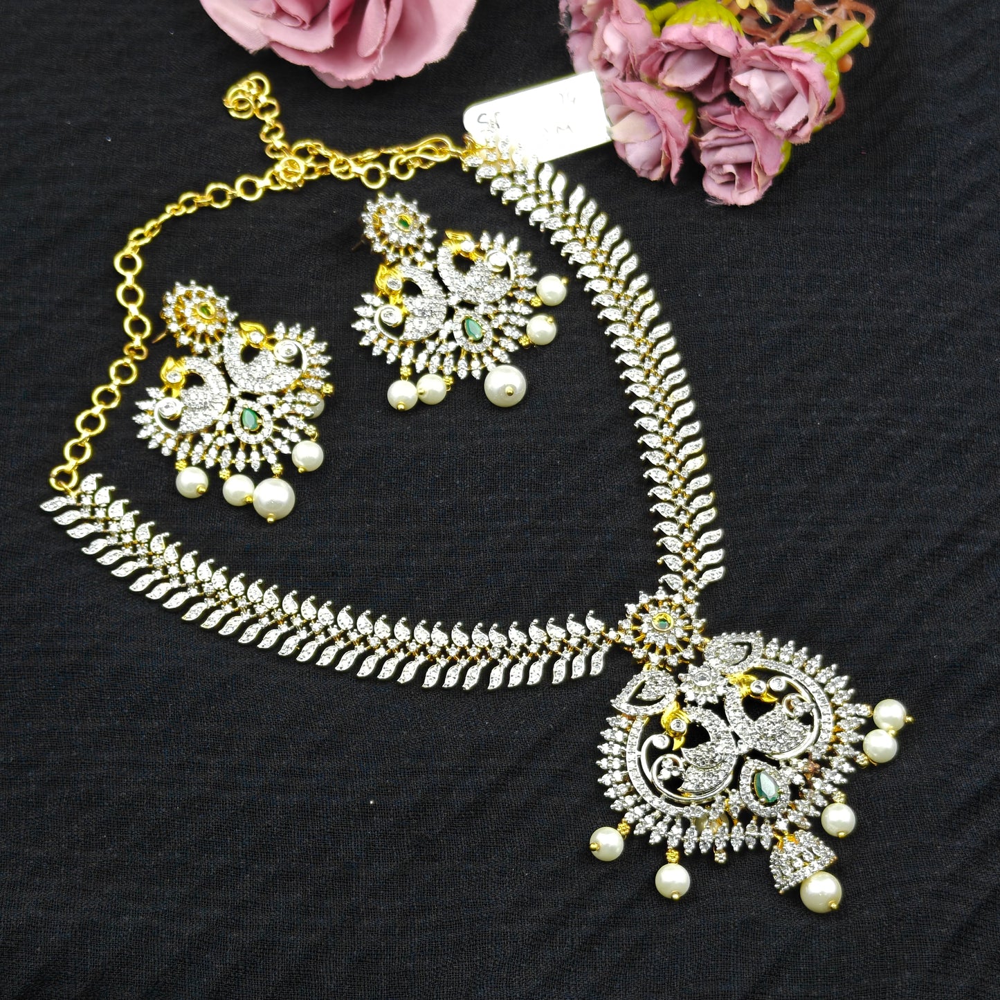 6694 Diamond look peacock simple necklace