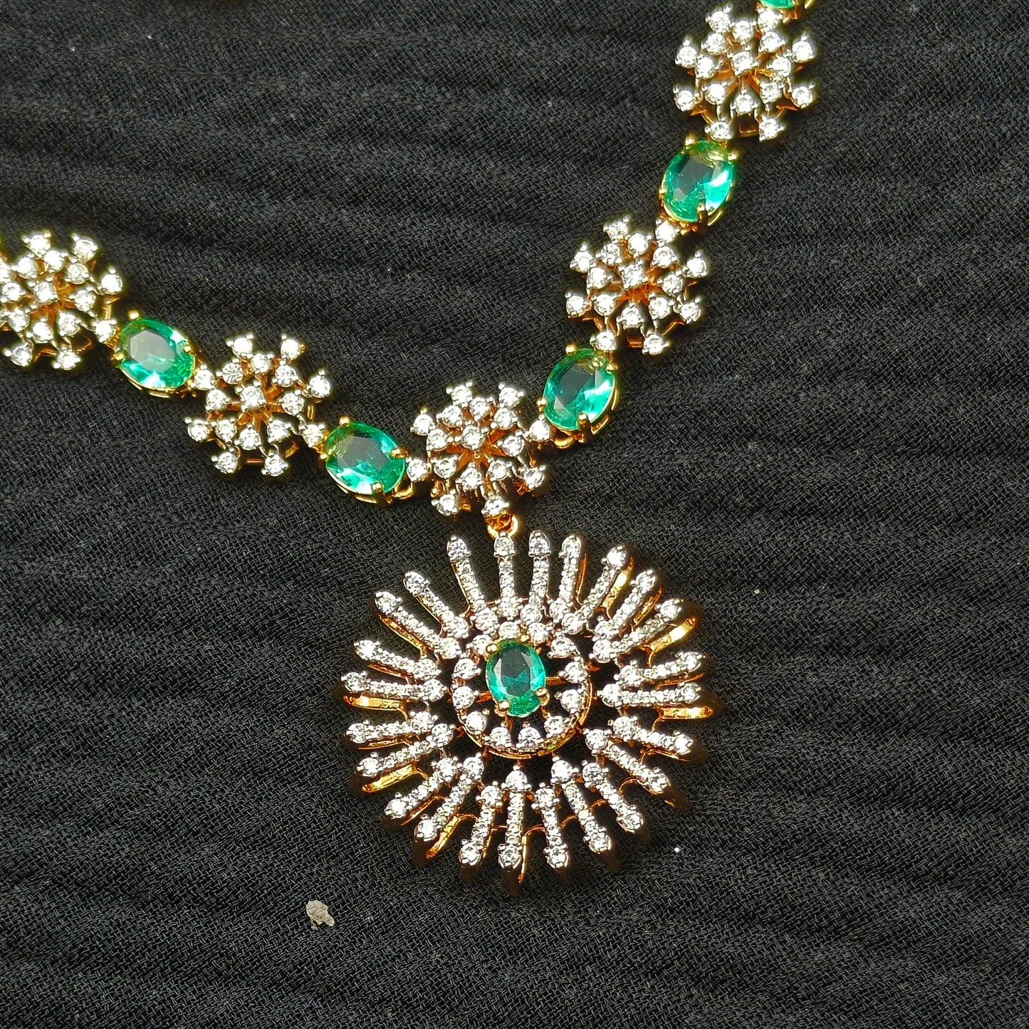 39646 Real Diamond replica flower design