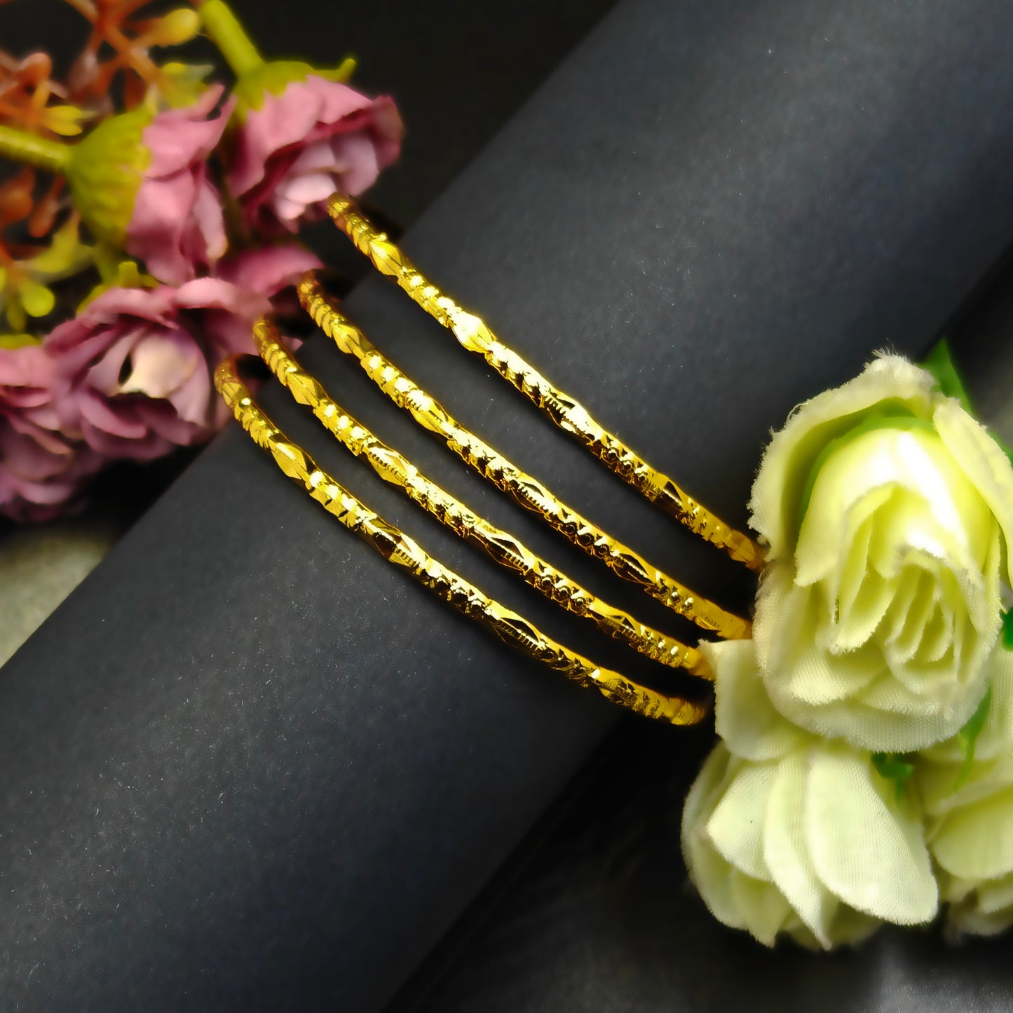 40027 Gold polish 4 pcs bangle