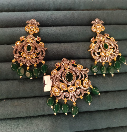 17201  Victorian Peacock Green pendant set