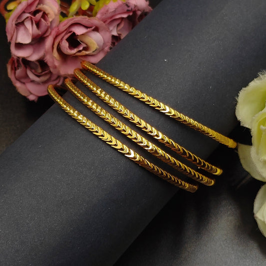 40023 Gold polish 4 pcs bangle