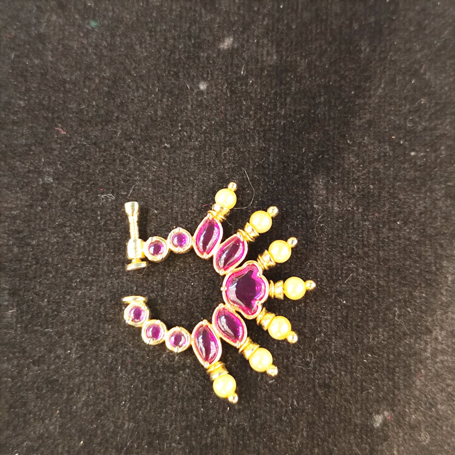 Pota stone golden nose pin
