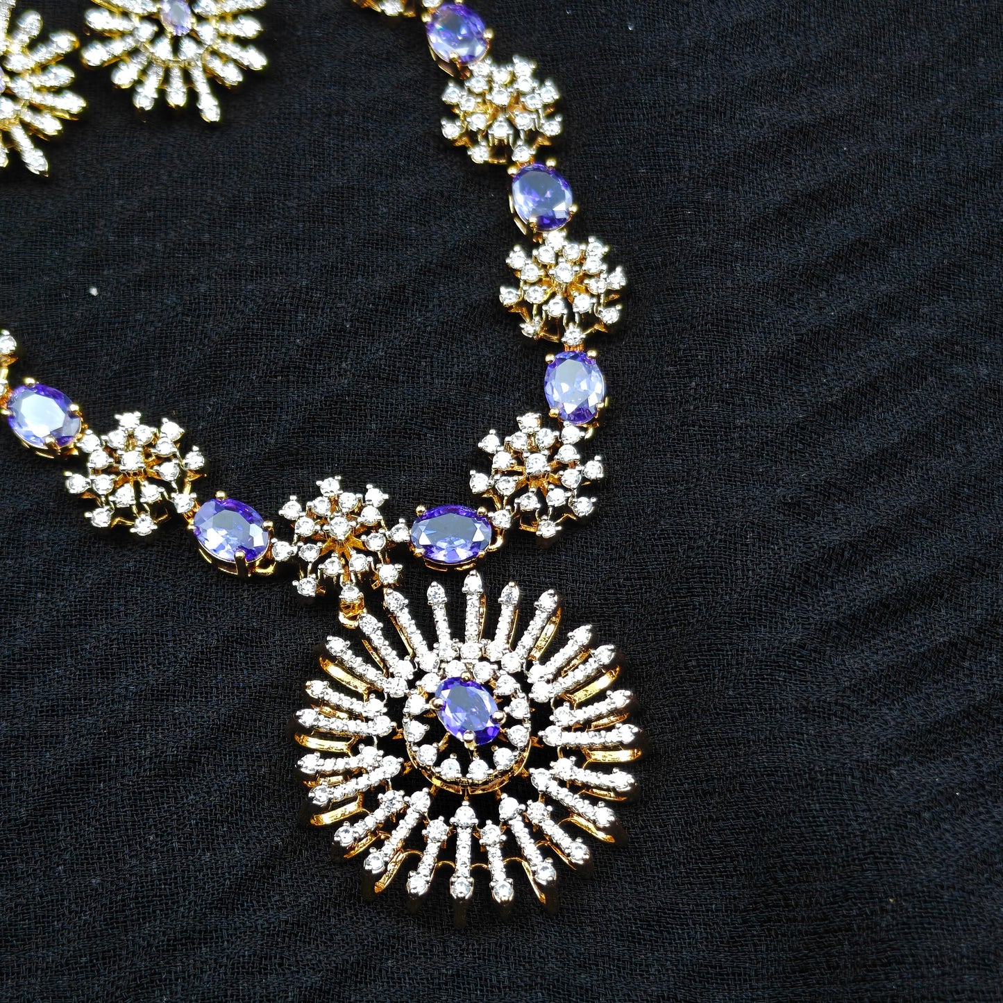 39641/45Real diamond look replica floral necklace