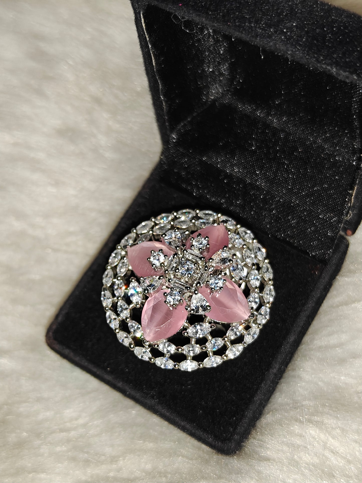 20698 / 16444 platinum pink finger ring