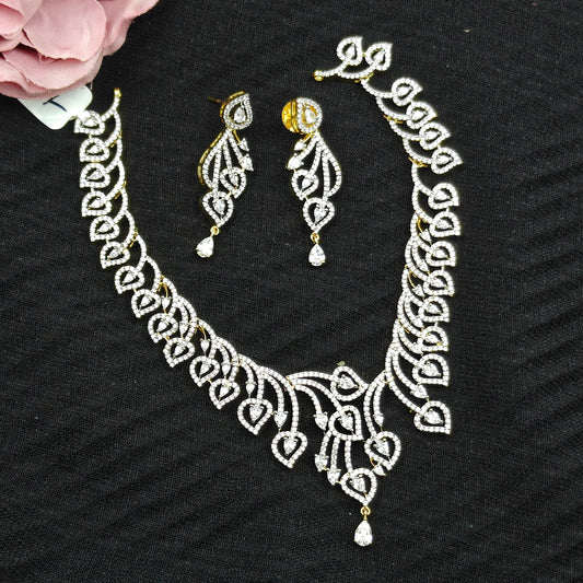 39443 Real Diamond Look floral pattern necklace with hangings