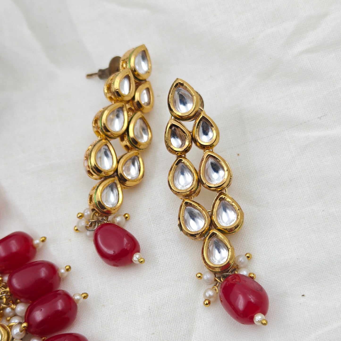8021 Mennakari Kundan short necklace with red beads