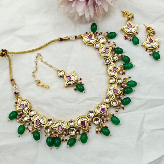 8019 Kundan necklace with maangtika