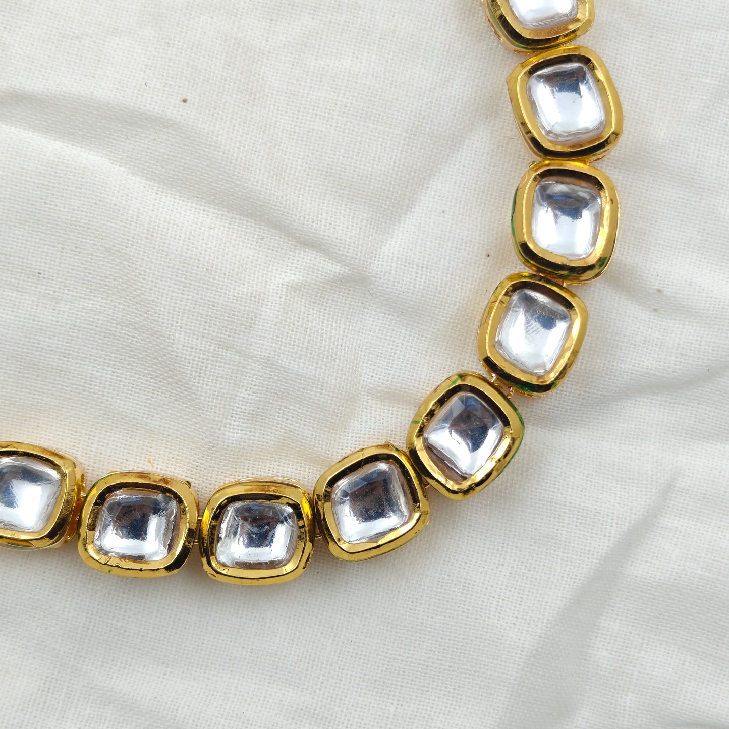 16841 Kundan Necklace round