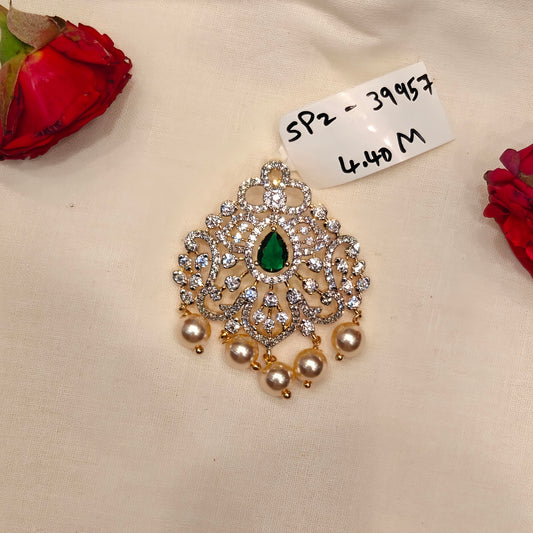 39957 Diamond look green locket