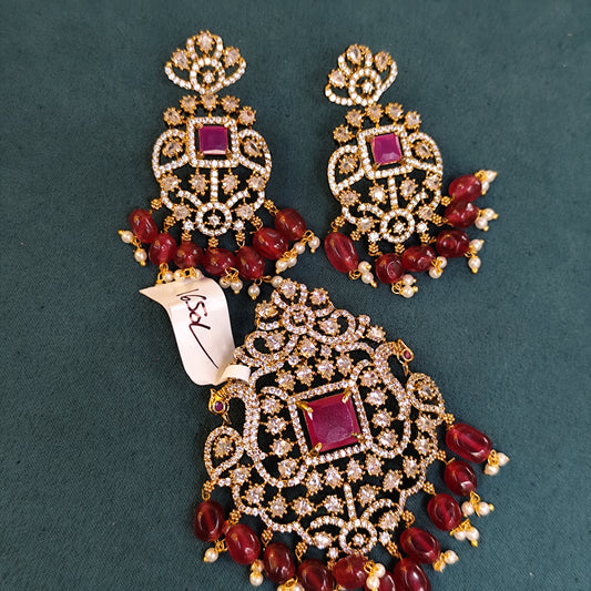 27716  Victorian peacock pendant set