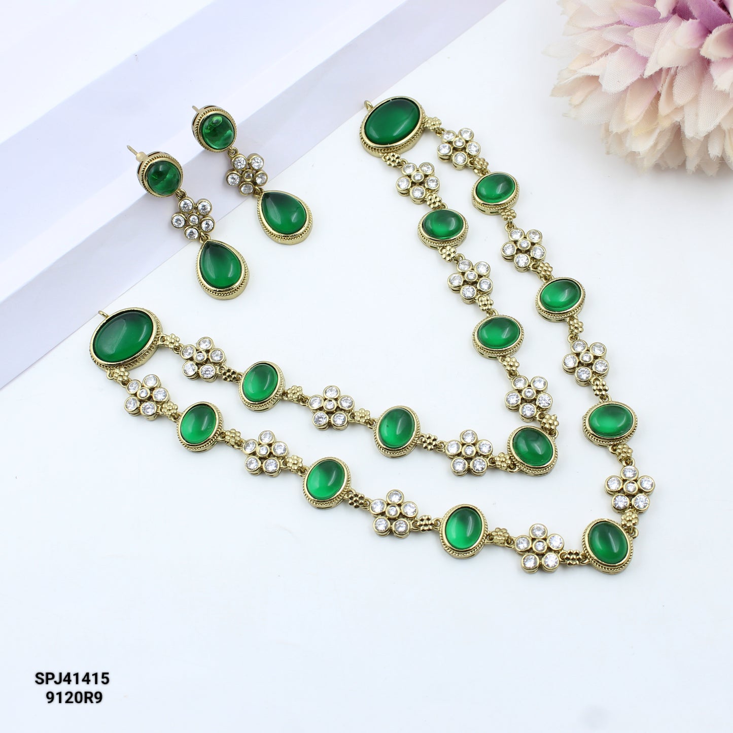 41415 Green Victorian Short Necklace