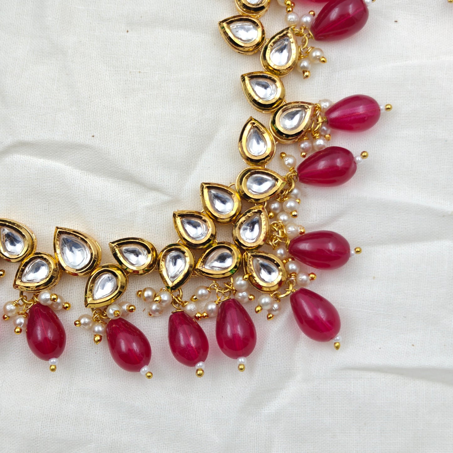 16852 Mennakari Kundan short necklace with red drop pattern beads