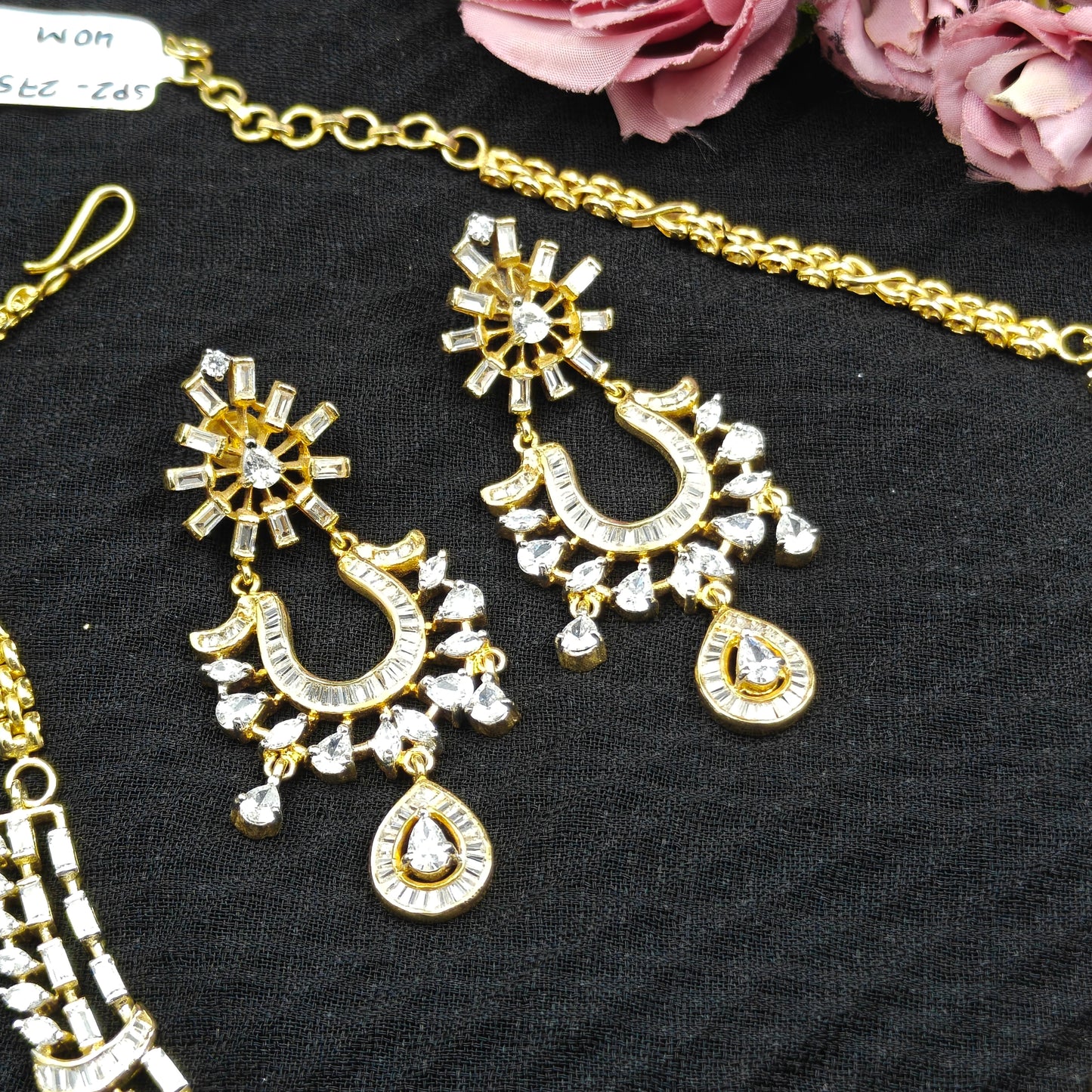 27580  GJ diamond look like short necklace