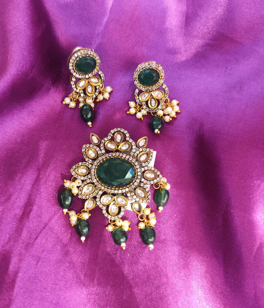 27146 Victorian green flower pendant set