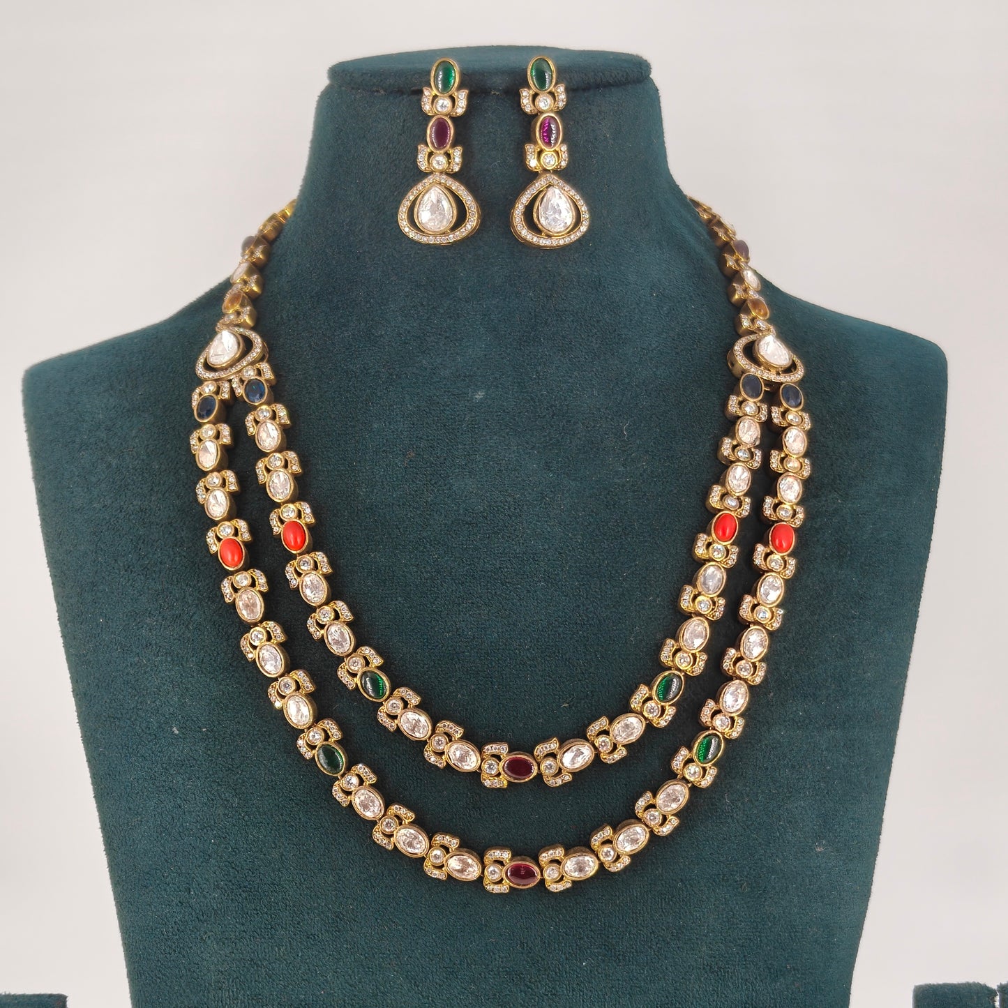 Victorain 2 layer short necklace