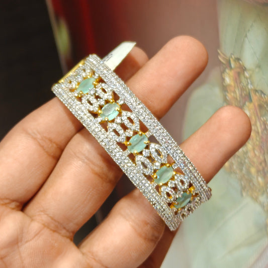 11392 GJ mint green colour bracelet