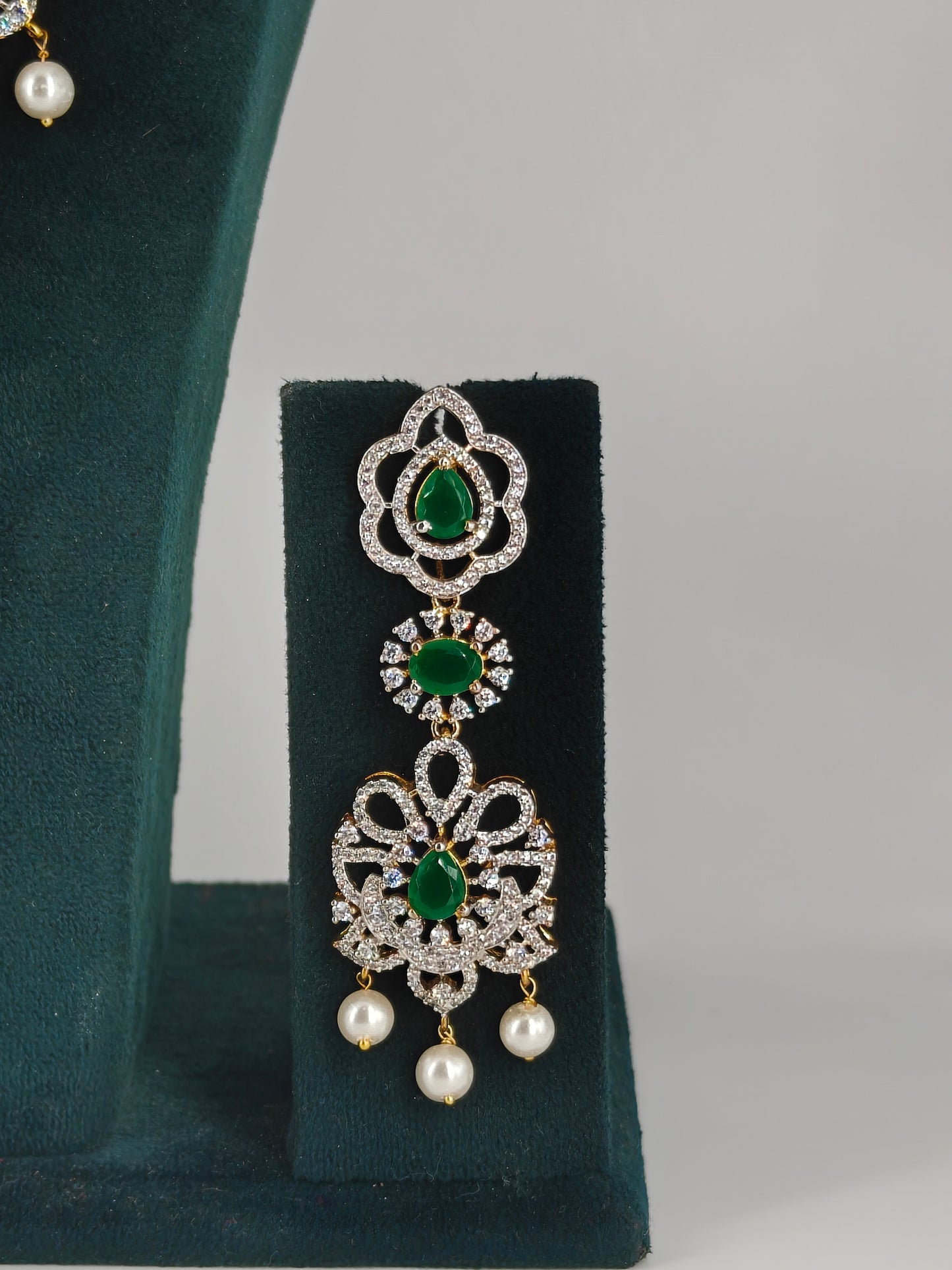 27977 GJ 2 layers green colour stone necklace