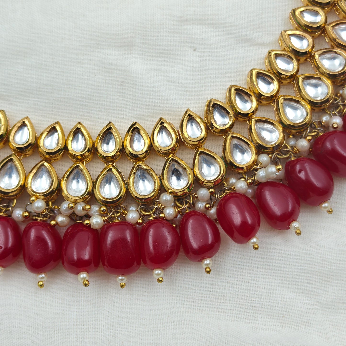 8021 Mennakari Kundan short necklace with red beads