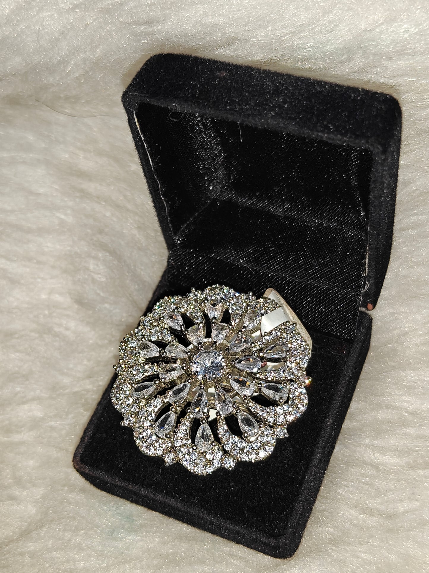 16437 platinum full white finger ring