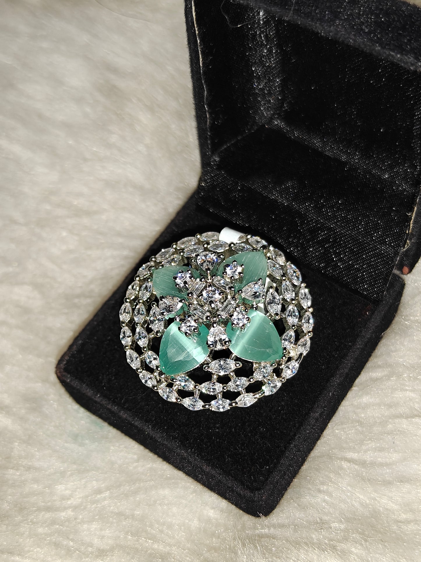 16442 platinum finger ring