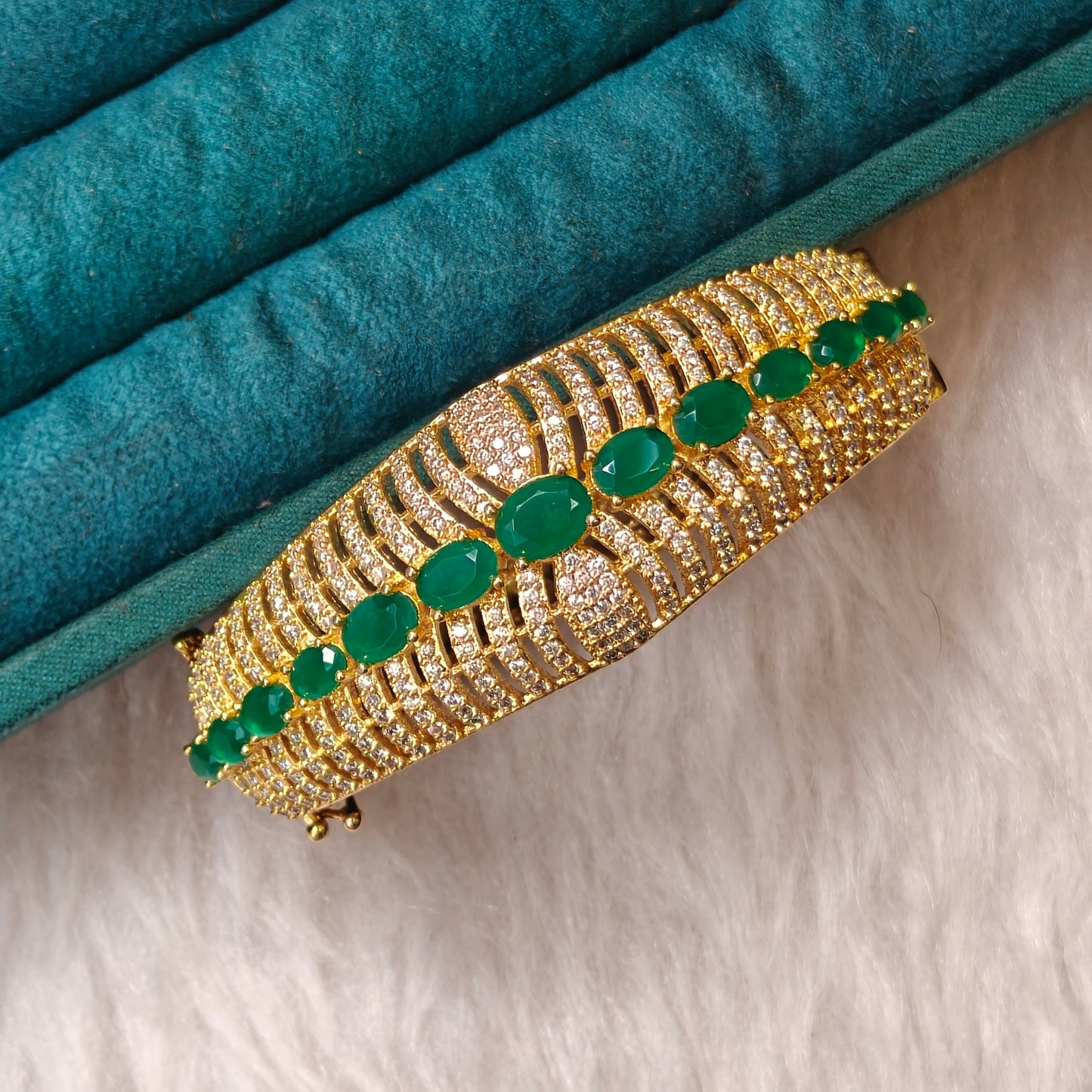 16334 CZ green stone bracelet
