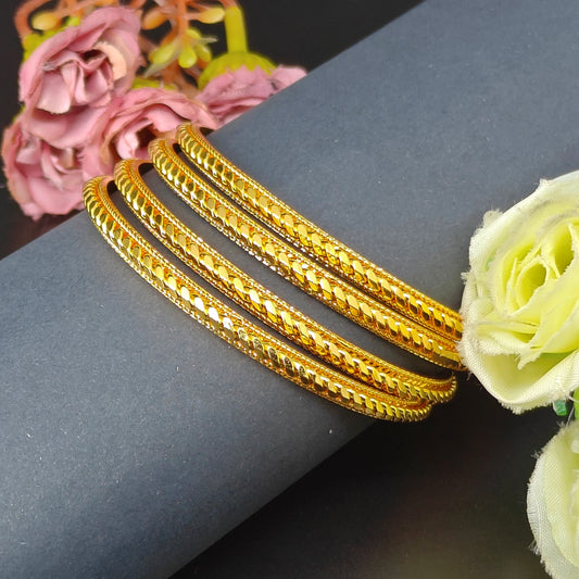 20754 Gold polish 4 pcs bangle