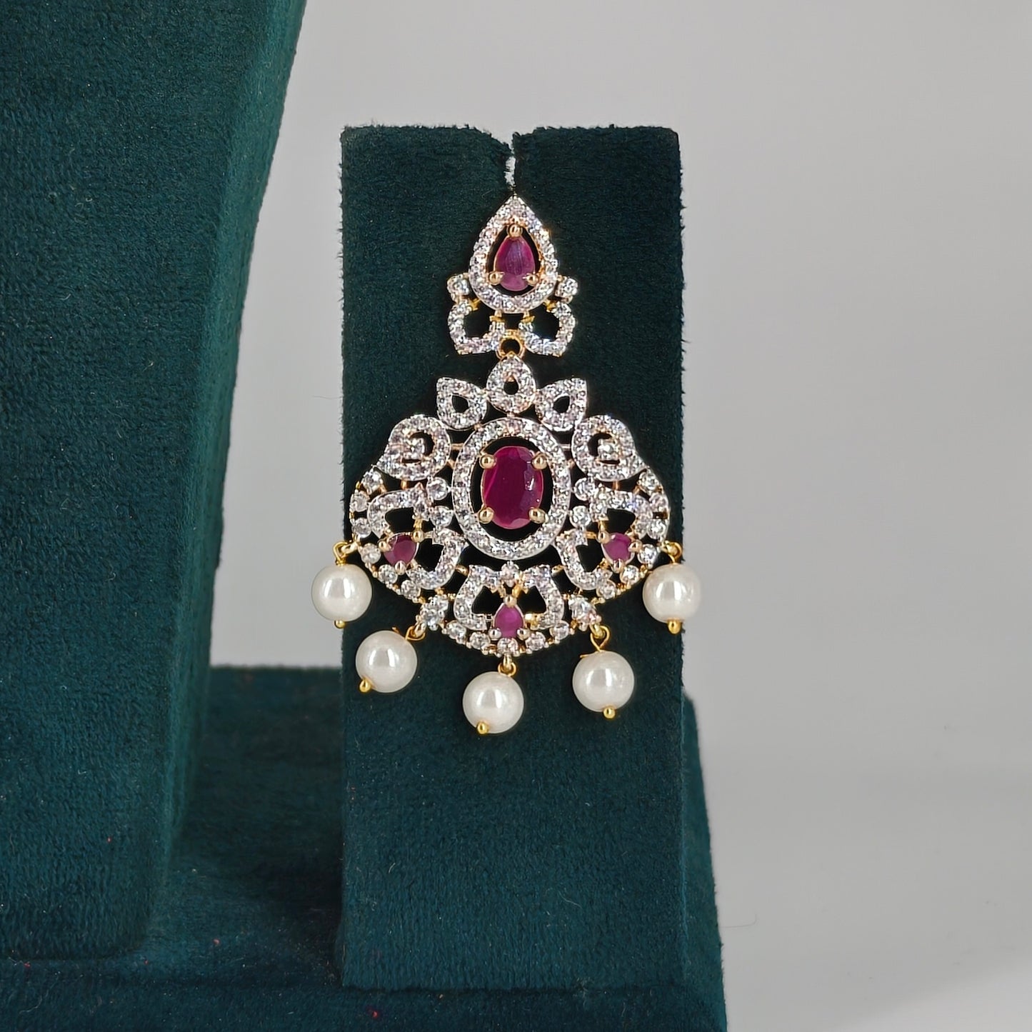 38502  Diamond look like ruby stone long necklace